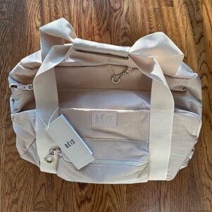 NEW WITH TAGS Beis The Sport Duffle Bag in Beige
